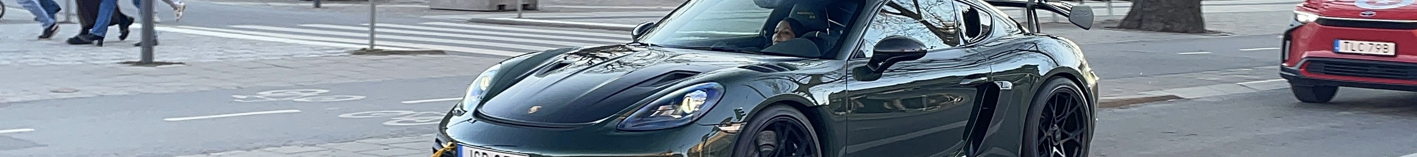 Porsche 718 Cayman GT4 RS Weissach Package