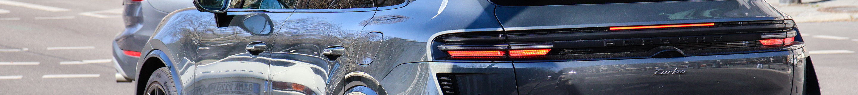 Porsche Macan EV Turbo