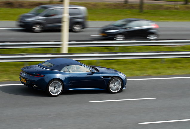 Aston Martin DB12 Volante