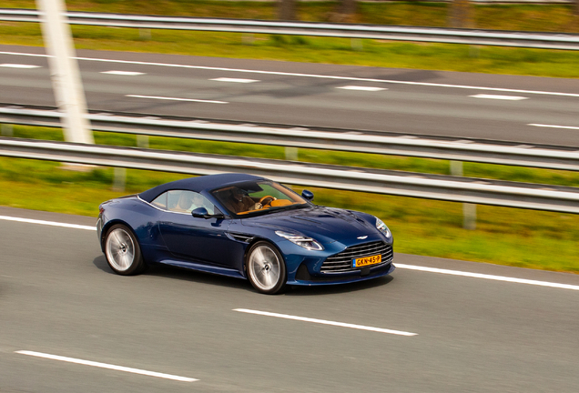 Aston Martin DB12 Volante