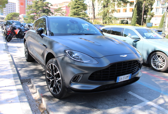 Aston Martin DBX