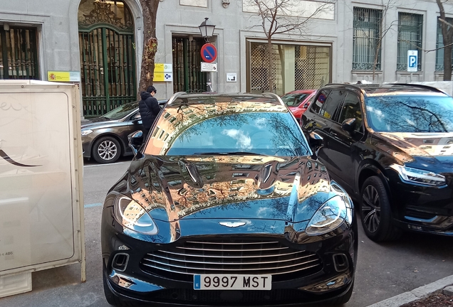 Aston Martin DBX