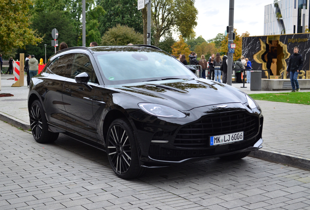 Aston Martin DBX707