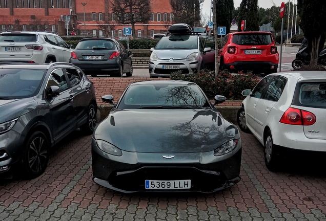 Aston Martin V8 Vantage 2018