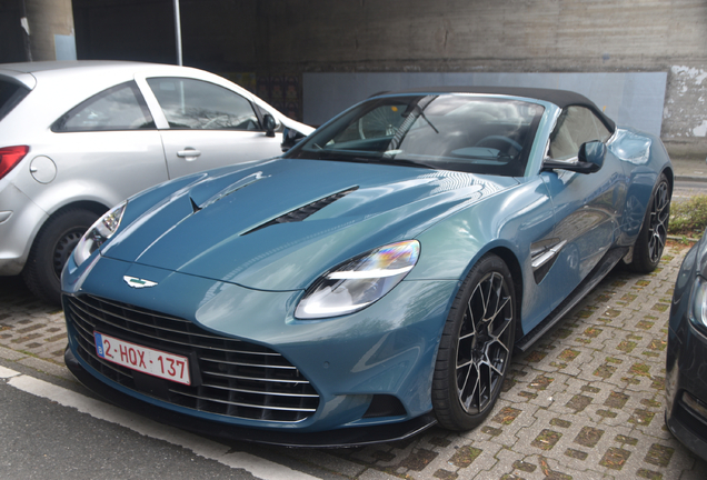 Aston Martin Vanquish Volante 2025