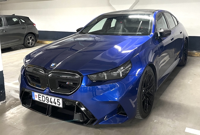 BMW M5 G90
