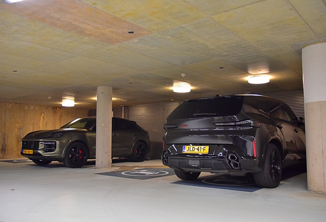 BMW XM G09 Label Red