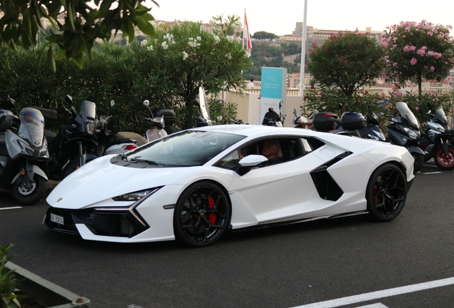 Lamborghini Revuelto