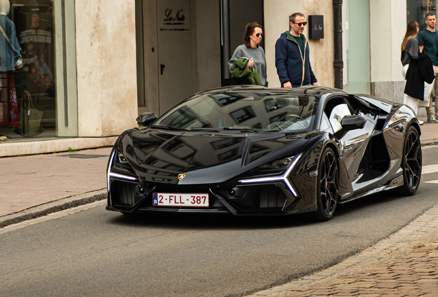 Lamborghini Revuelto