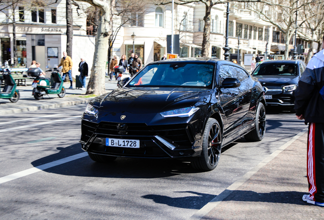Lamborghini Urus S