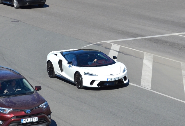 McLaren GT