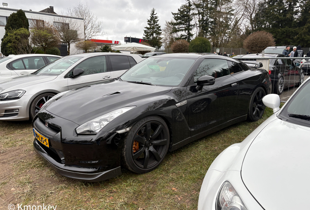 Nissan GT-R
