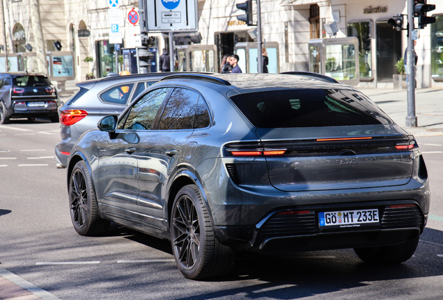 Porsche Macan EV Turbo