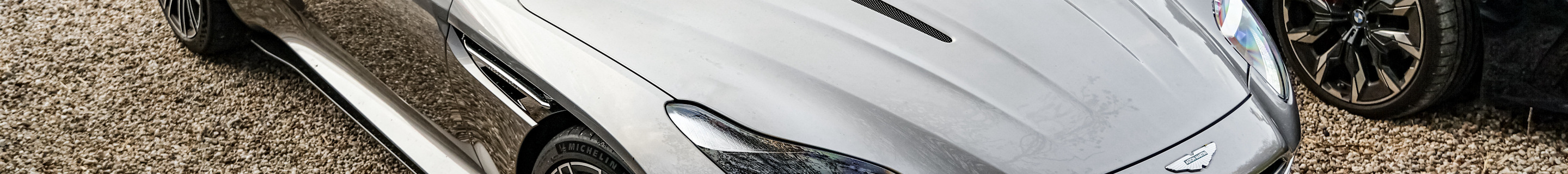 Aston Martin DB12 Volante