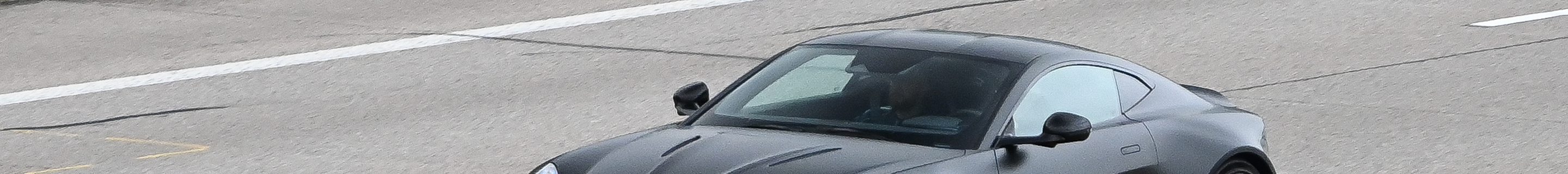 Aston Martin Vantage 2024