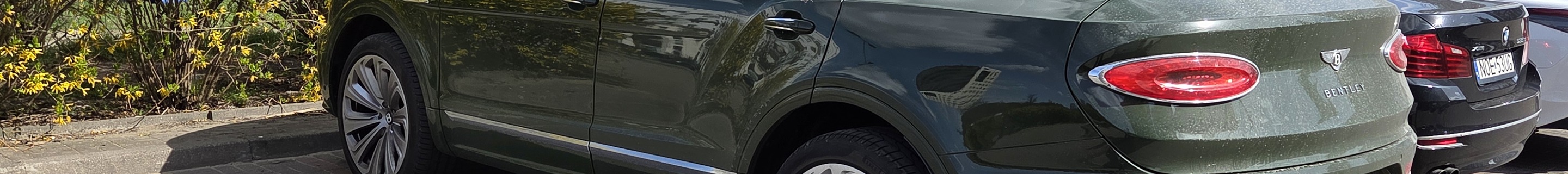 Bentley Bentayga Azure 2024