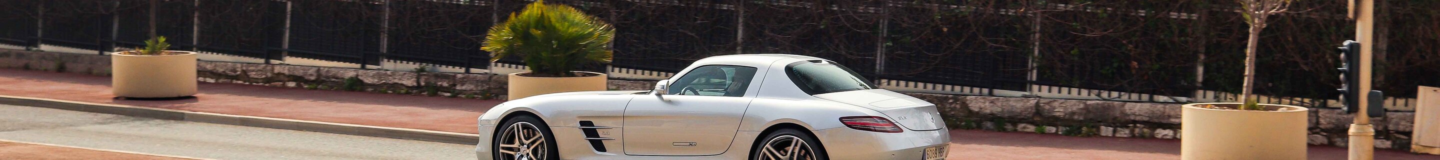 Mercedes-Benz SLS AMG