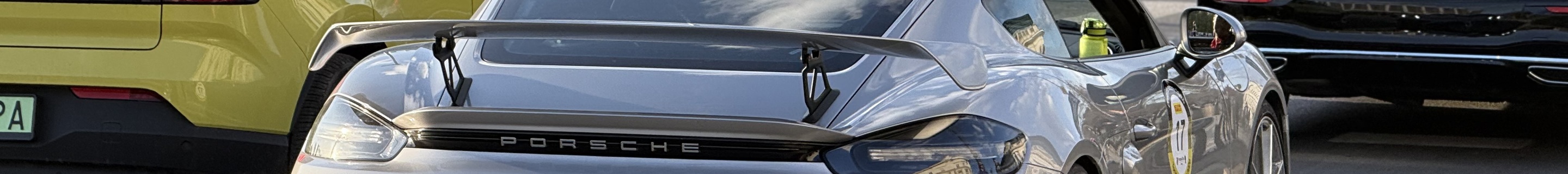 Porsche 718 Cayman GT4