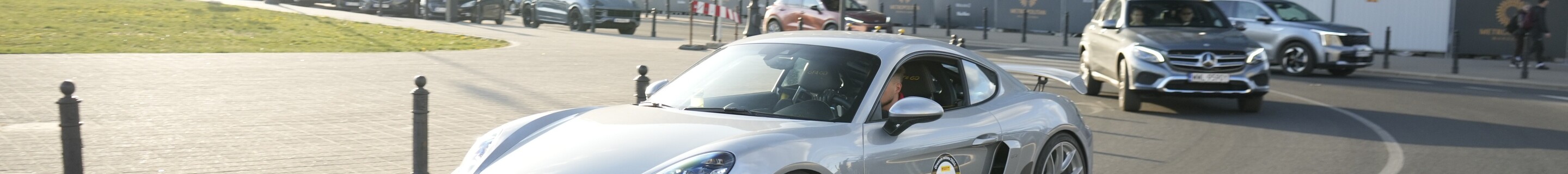 Porsche 718 Cayman GT4