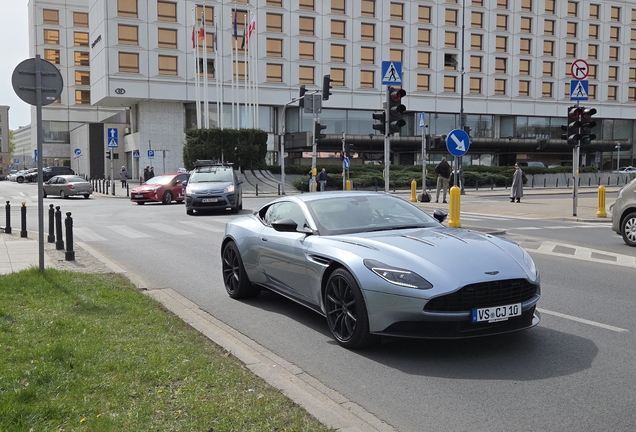 Aston Martin DB11