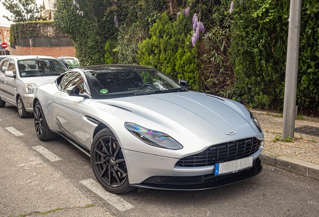Aston Martin DB11 V8