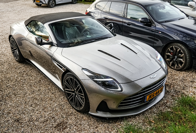 Aston Martin DB12 Volante