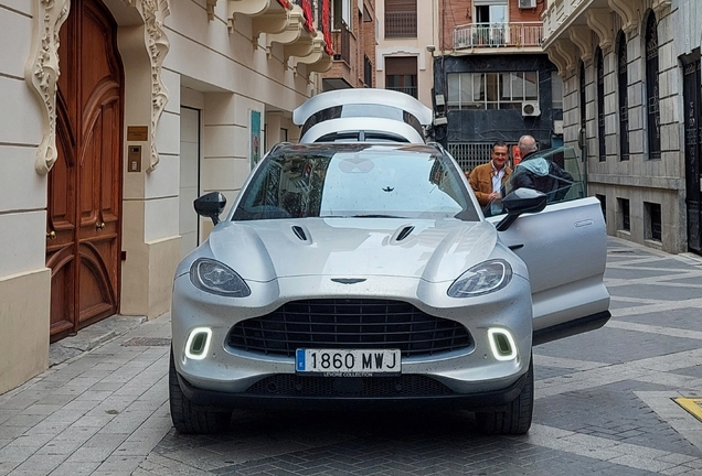Aston Martin DBX