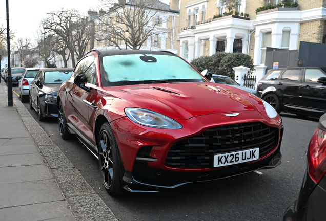Aston Martin DBX707
