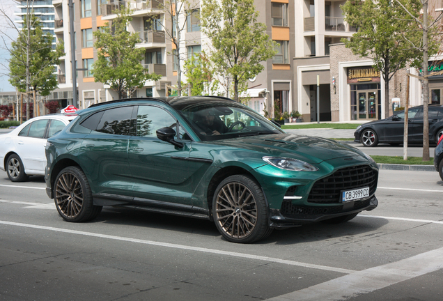 Aston Martin DBX707