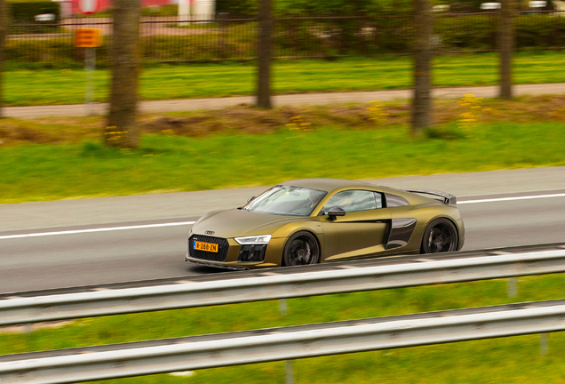 Audi R8 V10 Plus 2015