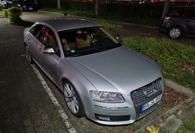 Audi S8 D3