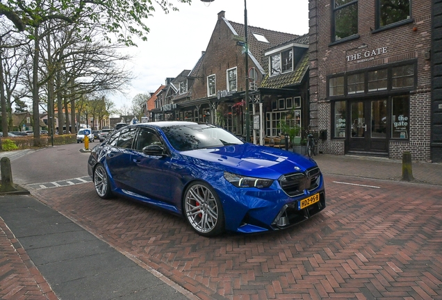 BMW M5 G90