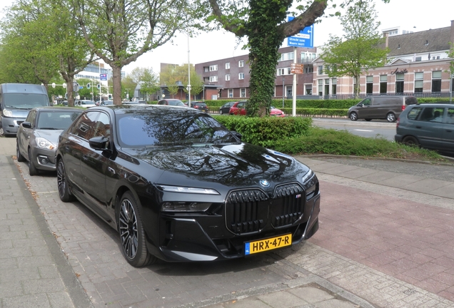 BMW M760e xDrive