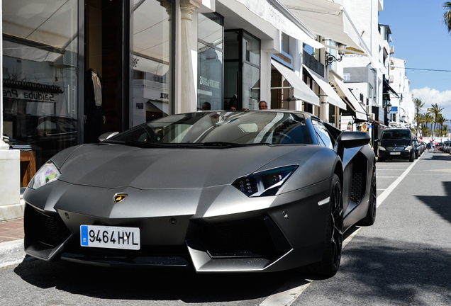 Lamborghini Aventador LP700-4 Roadster