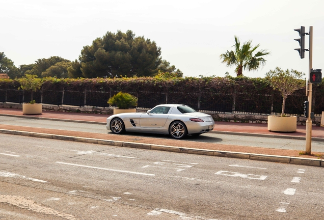 Mercedes-Benz SLS AMG