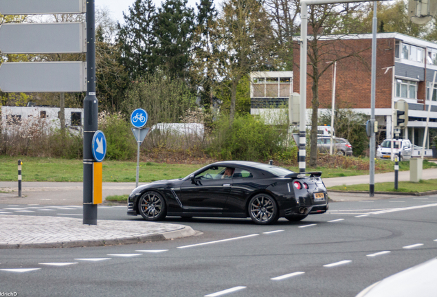 Nissan GT-R 2011