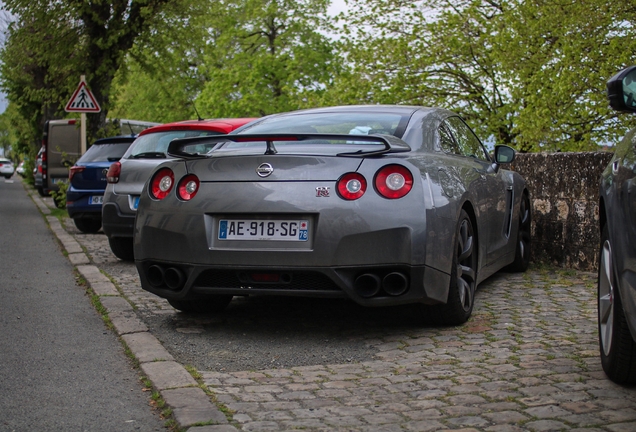Nissan GT-R