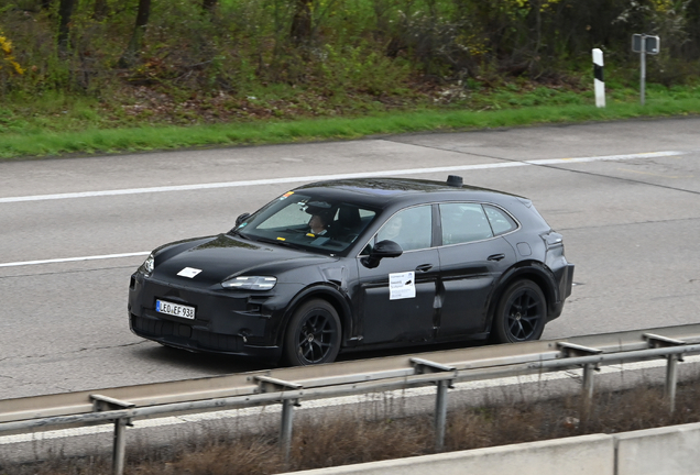 Porsche Cayenne Turbo Electric