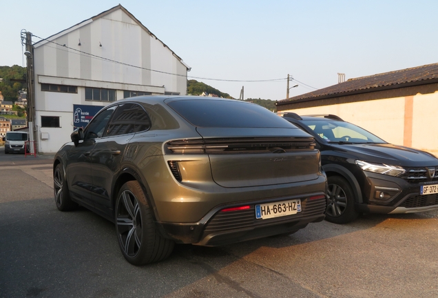 Porsche Macan EV Turbo