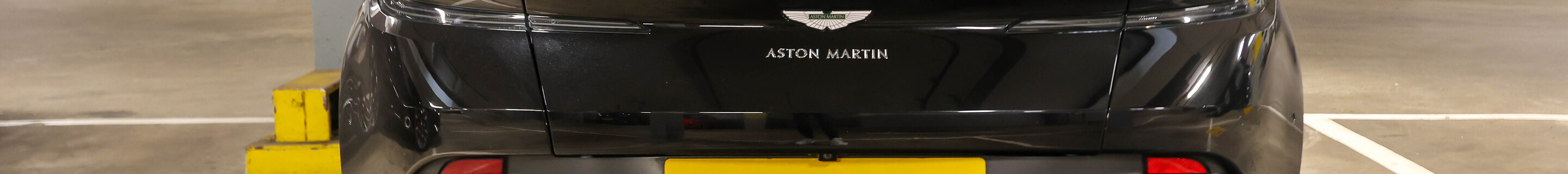 Aston Martin DB11