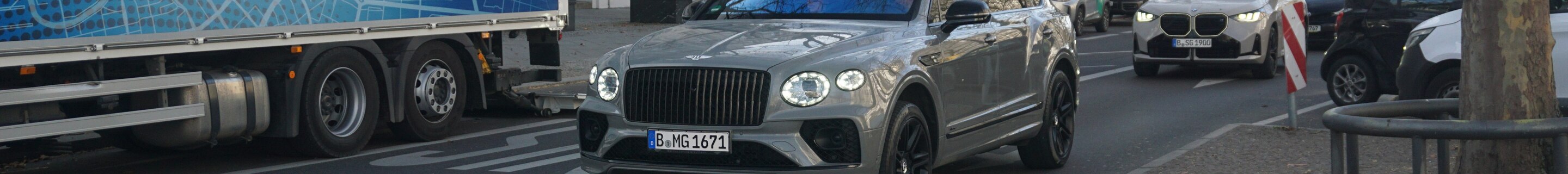 Bentley Bentayga Azure EWB