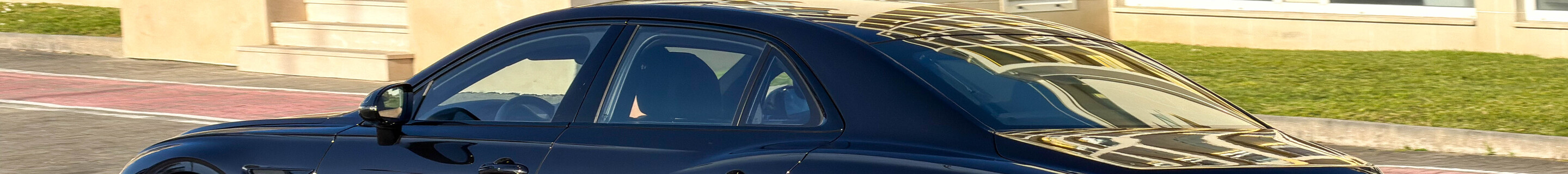 Bentley Flying Spur Hybrid S