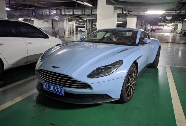 Aston Martin DB11