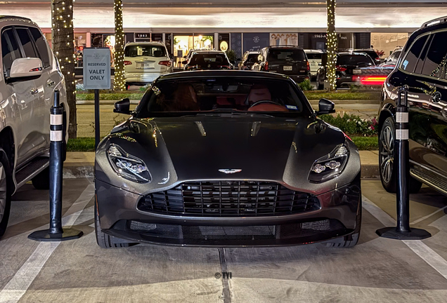 Aston Martin DB11