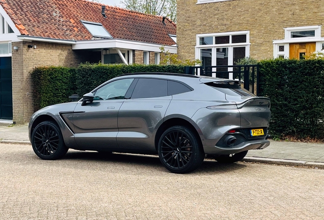 Aston Martin DBX