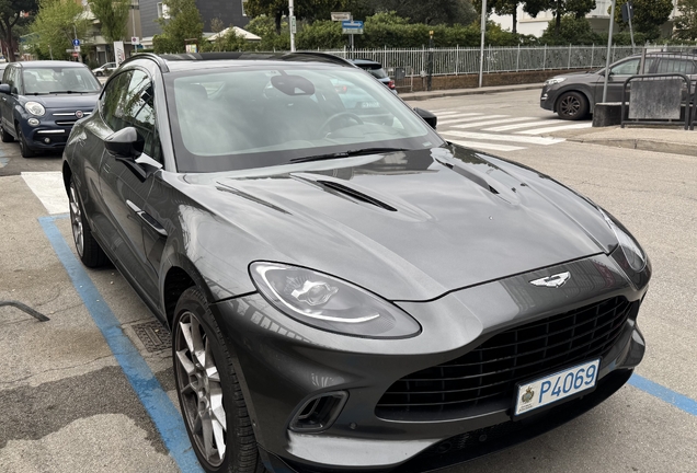Aston Martin DBX