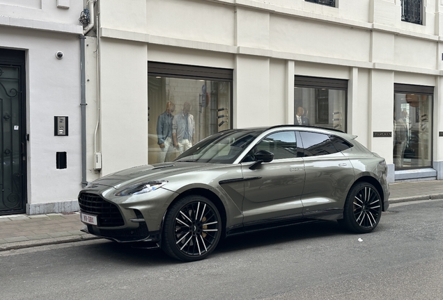 Aston Martin DBX707