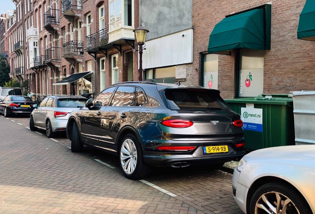 Bentley Bentayga Hybrid Azure