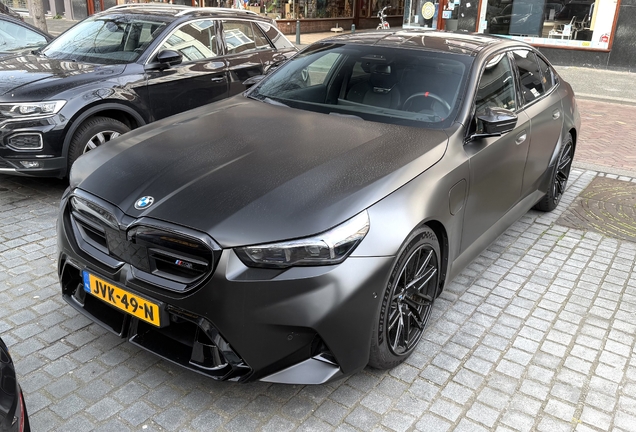 BMW M5 G90
