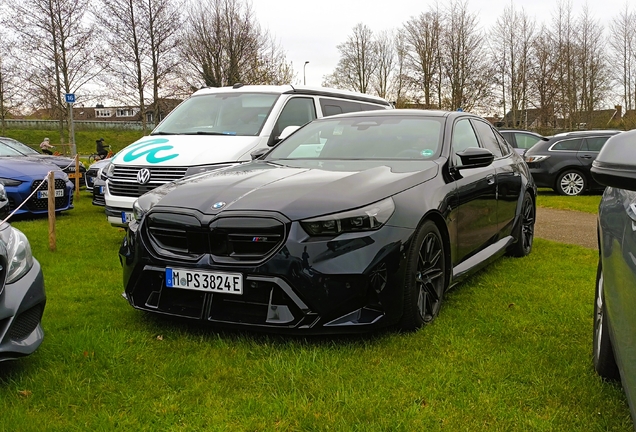 BMW M5 G90